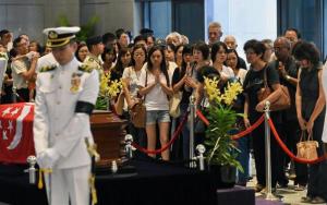 Crowds paying their final respects to the late Lee Kuan Yew